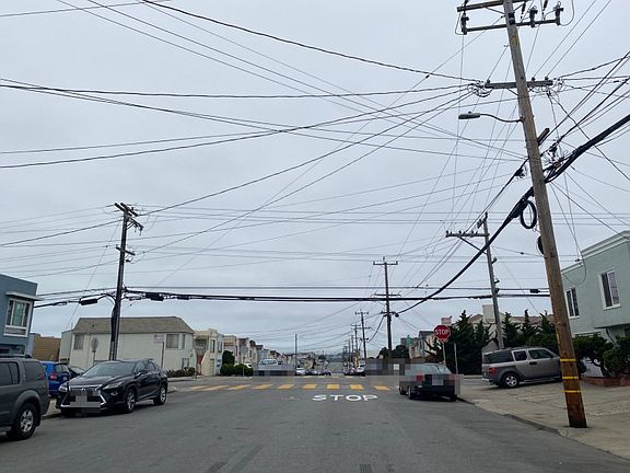 4th image of 2511 42nd Ave