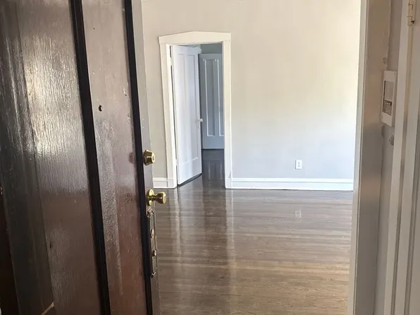 SPACIOUS 2 BEDROOM APARTMENTS AVAILABLE