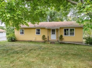 S5490 Gasper Dr, Baraboo, WI 53913