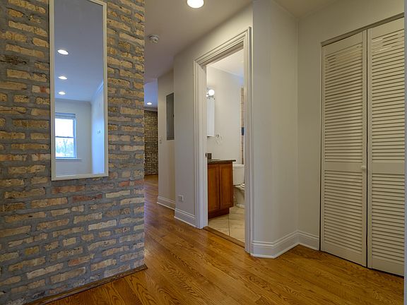 2nd image of 6152 N Ravenswood Ave #3