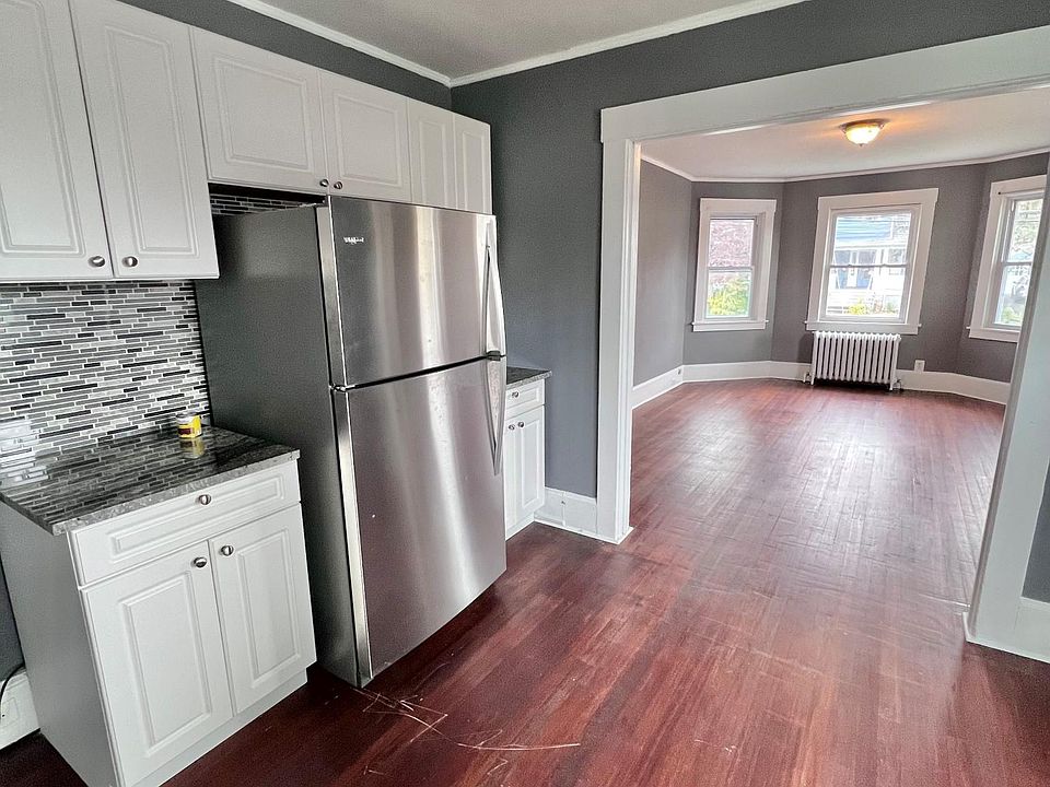 2nd image of 102 Crystal St #1