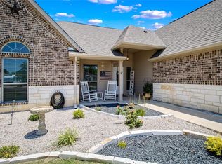 106 Janice Ln, Mabank, TX 75156