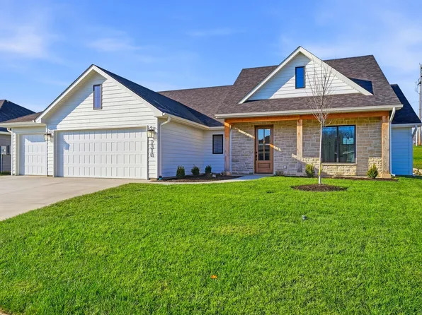 7310 W Golden Willow Dr, Columbia, MO 65202