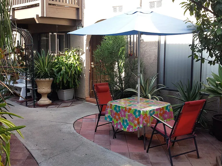 1106 Locust Ave #209 — Photo 15