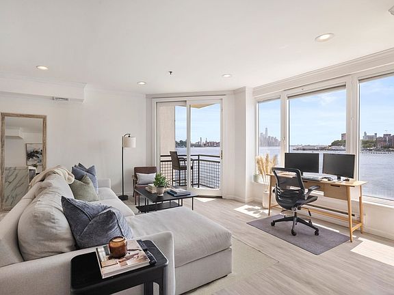 2nd image of 600 Harbor Blvd Unit 952