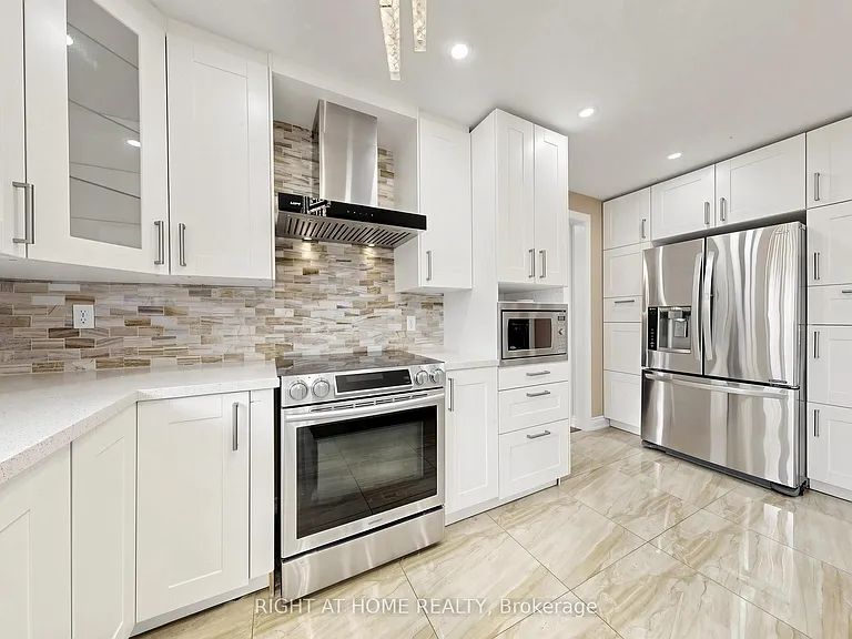 86 Howlett Ave — Photo 19