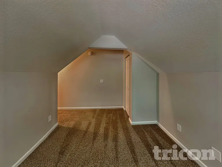 711 Archers Ln — Photo 10