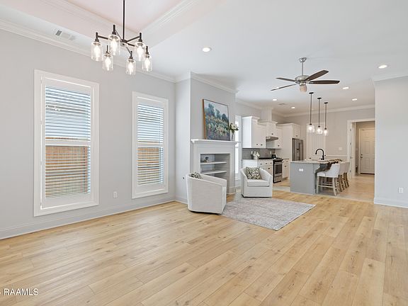 3rd image of 510 Bourdette Dr