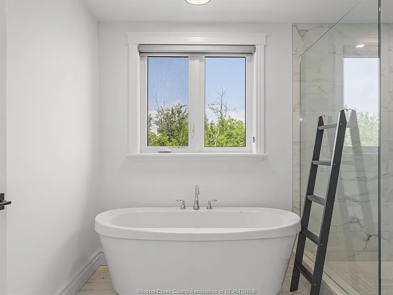 93 Belleview Dr — Photo 28