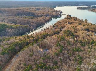 8930 Island Point Rd, Charlotte, NC 28278