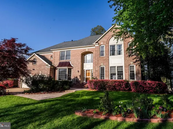 8103 Haddington Ct, Fairfax Station, VA 22039