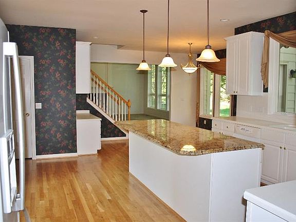 5th image of 6981 Larkspur Ln