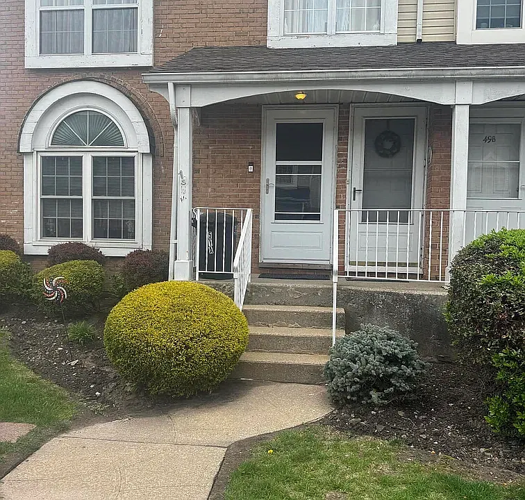 51 Jennifer Pl #2