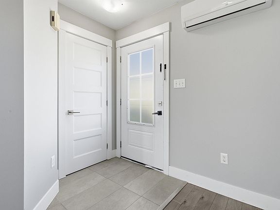 2nd image of 76 Fescue Ct