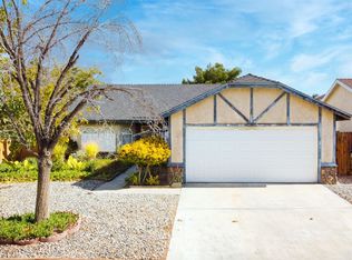 45122 Colleen Dr, Lancaster, CA 93535