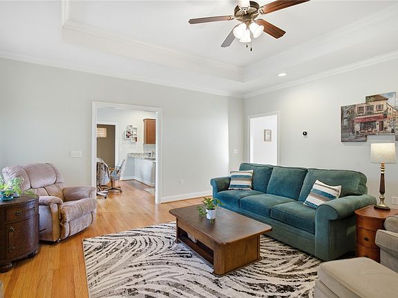 5th image of 109 Engram Ln