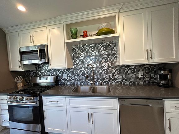 2nd image of 5733 Newlin Ave
