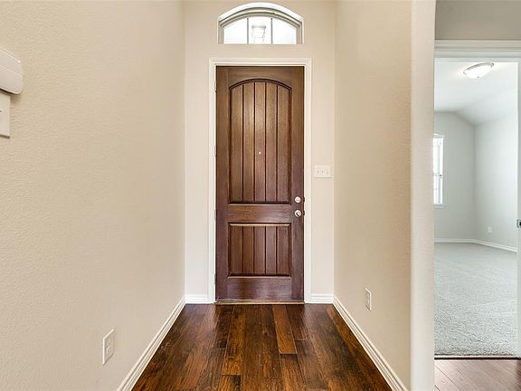 2nd image of 916 Lake Sierra Way