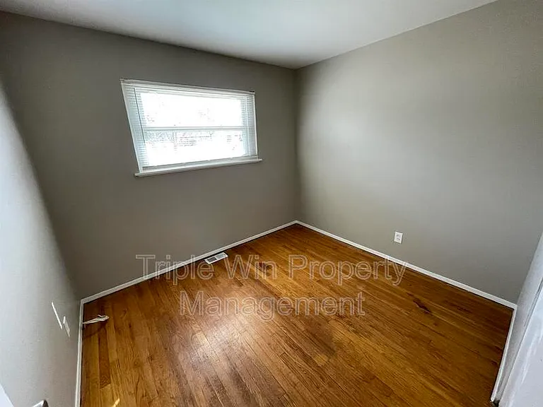 1895 Curtis Ct — Photo 26