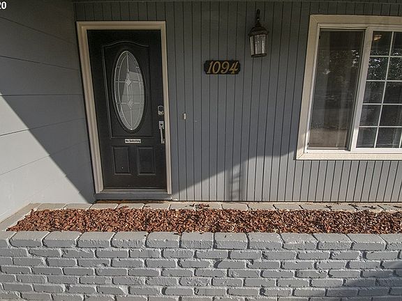 3rd image of 1094 SE 24th Ave