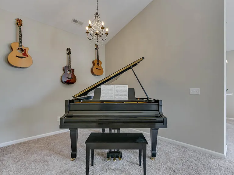 1104 Union Pacific Way — Photo 4