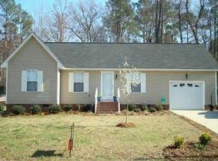 203 Cedarwood Dr, Erwin, NC 28339