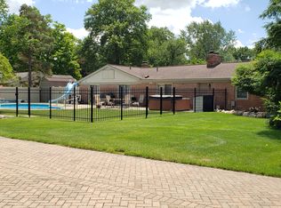 54700 Merrifield Dr, Mishawaka, IN
