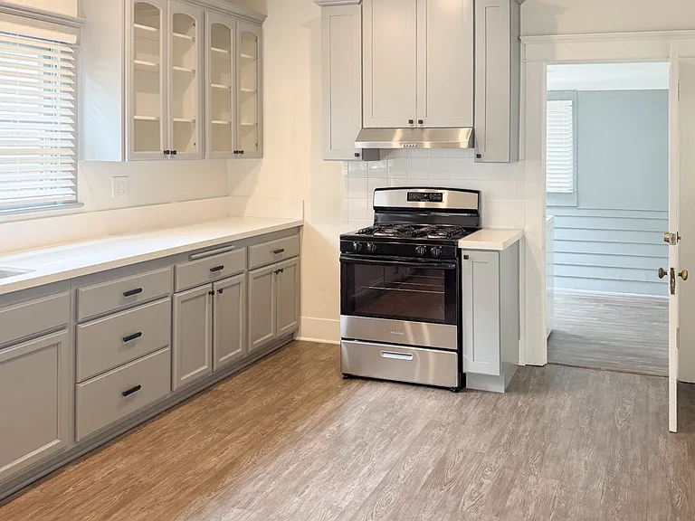 113 N Ivy Ave #1 — Photo 8