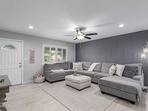 4th image of 2828 E DESERT COVE Avenue