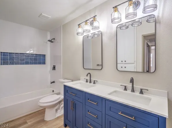 1405 Vegas Valley Dr APT 402, Winchester, NV 89169