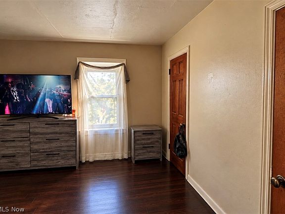 5th image of 4000 E 155th St