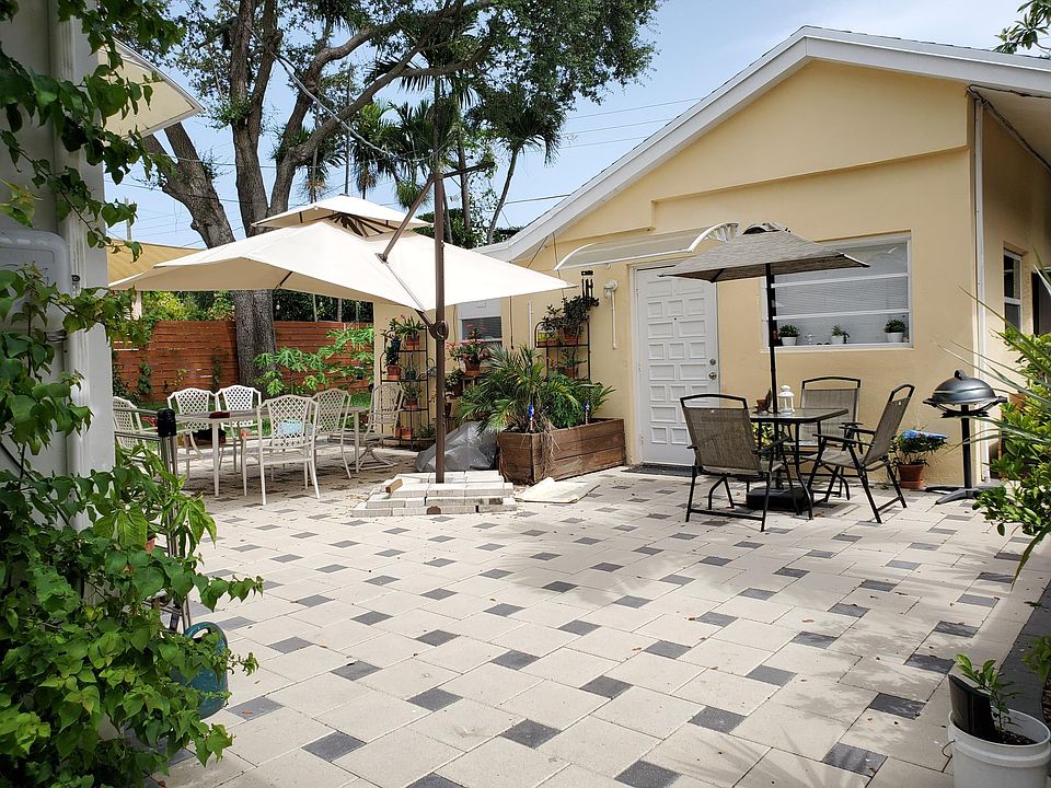 separate in-law 2/1 house