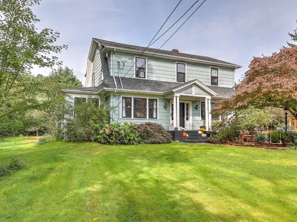 54 School St, Rehoboth, MA 02769