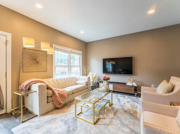4522 Sparrow Ct, Woodbridge, VA 22193