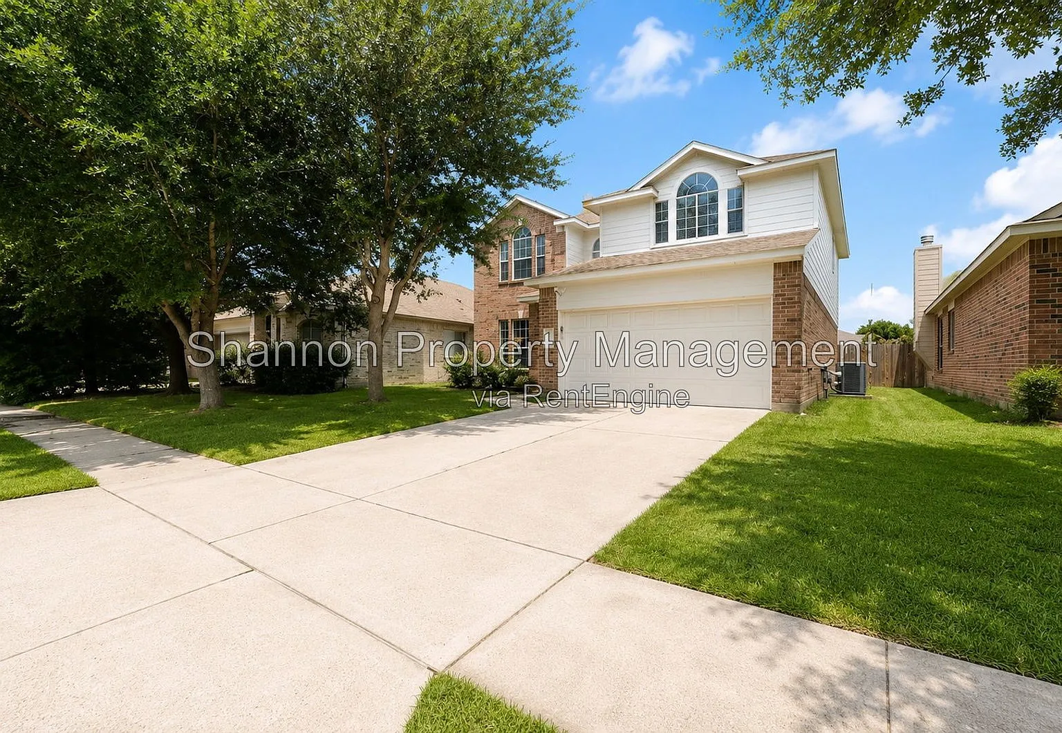 4 bed, 2.5 bath, 2536 sqft, $2,000 — Photo 1