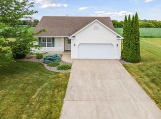 576 W Ridge Rd, Essexville, MI 48732