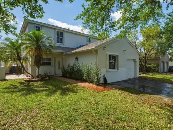 310 NW 207th Way, Pembroke Pines, FL 33029