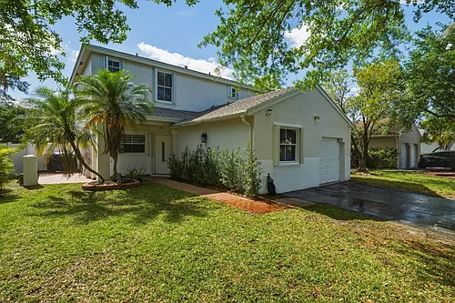 310 NW 207th Way Photo 1