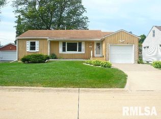 3026 43rd St, Rock Island, IL 61201
