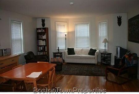 2nd image of 9 Roberts St
