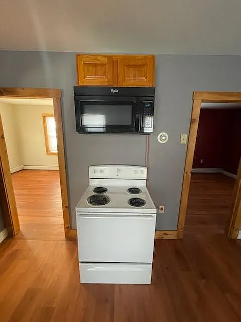 2 bed, 776 sqft, $1,550 — Photo 2