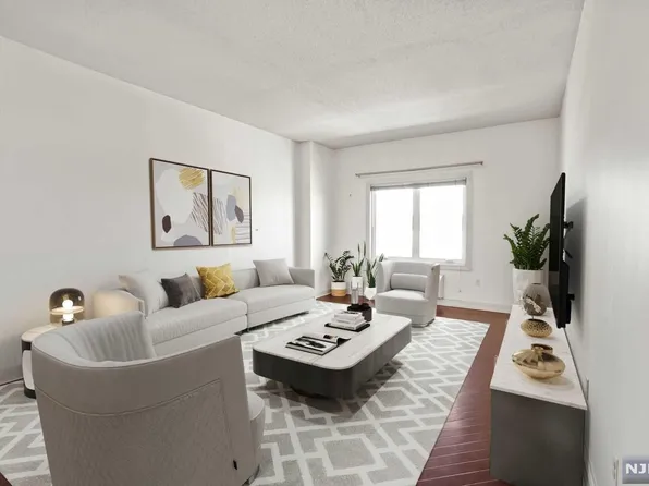 5506 City Pl, Edgewater, NJ 07020