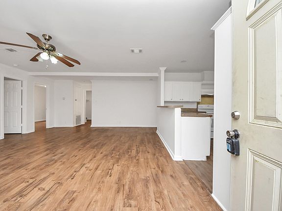 2nd image of 6526 Carver Rd #A