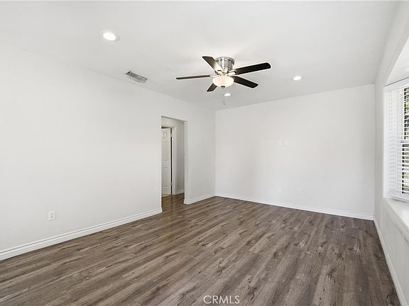 4th image of 1104 E Wilshire Ave