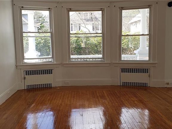 4th image of 37 Watkins Ave