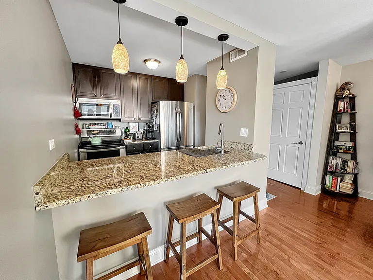 1540 N La Salle Dr #1001 — Photo 7