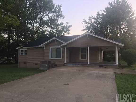 2nd image of 240 15th St SE