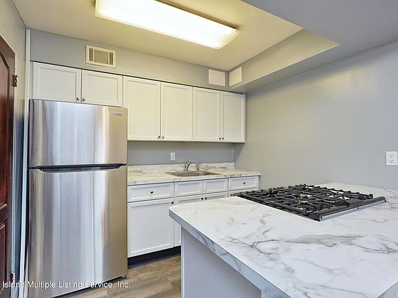 3rd image of 436 Caswell Ave #2