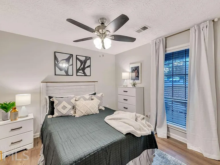 210 Booth Rd SW #A — Photo 15