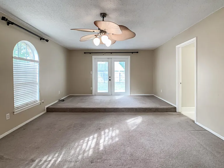 4239 Burtonwood Cir — Photo 15
